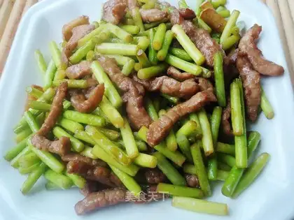 stir-fried shredded pork with garlic moss