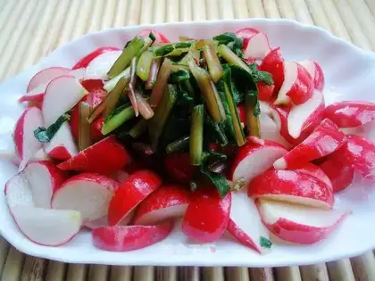 Cherry radish salad