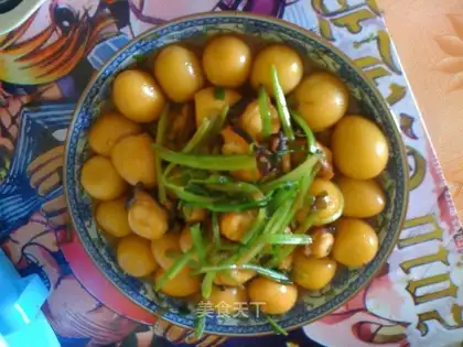Braised quail eggs with squid