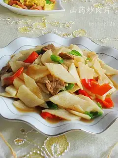 Fried pork slices with yam