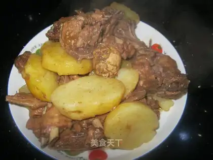 Braised duck with potatoes