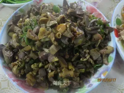 Hot and sour chicken offal