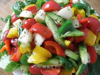Pizza grass garden salad