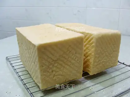 Light cream toast