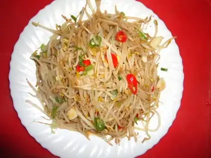 stir-fried bean sprouts with cream
