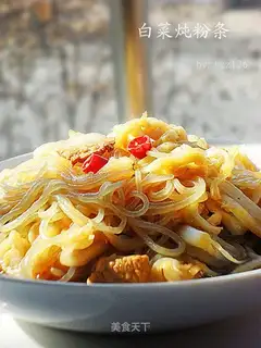 Stewed cabbage and vermicelli