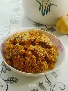 Braised potato fried rice with sauce