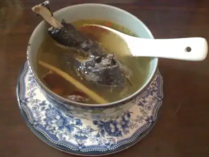 Red date black chicken soup
