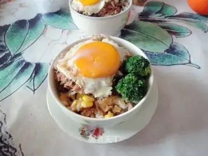 Mushroom meat pie and egg rice