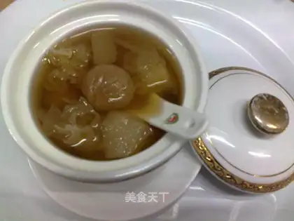 Tremella fig pear soup