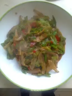 stir-fried green pepper with small dried fish