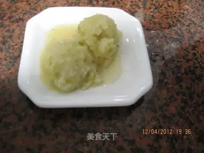 Mashed potatoes with chicken sauce