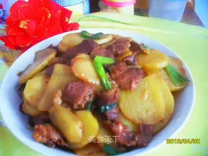 Fried pork with potato chips