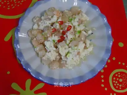 Shrimp with hibiscus sauce