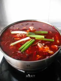 Spicy pork ribs and carp hotpot