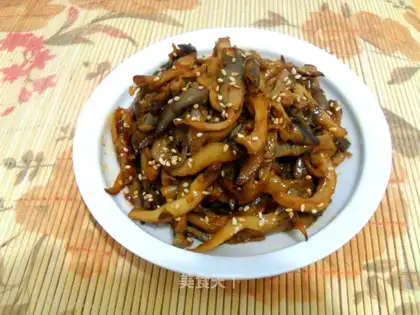 Vegetarian version of shredded pork in Beijing sauce