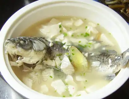 Crucian carp tofu soup