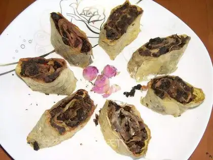 Pan-fried plum and vegetable rolls