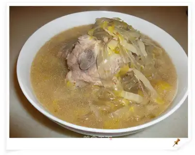 Stewed pork ribs with Chinese cabbage in Northeast China