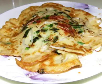 Bean sprouts rice flour pancakes