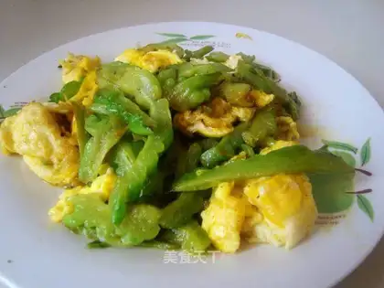 Scrambled eggs with bitter gourd