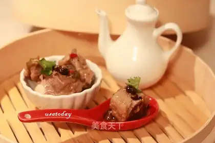 Steamed pork ribs with black bean sauce