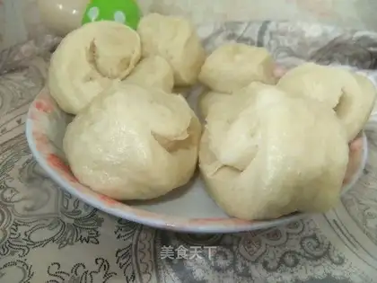 milk-scented steamed buns
