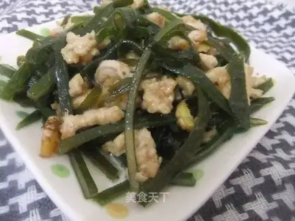 stir-fried shredded pork with seaweed