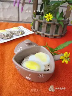 Steamed patty with quail eggs