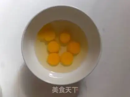 Make Bone soup quail egg custard step 1