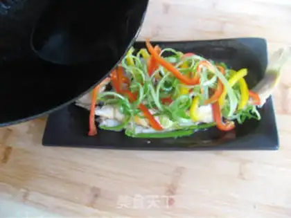 Make Steamed yellow croaker step 9