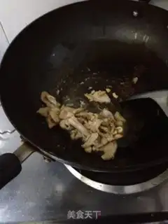 Make Fried pork slices with green pepper and mushroom step 5