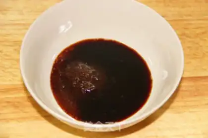 Make Maotai-flavored dried fish step 5