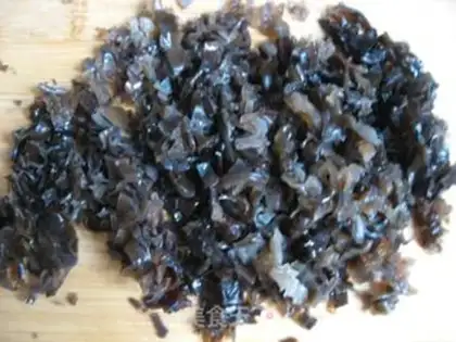 Make Vegetarian three delicacies dumplings step 4
