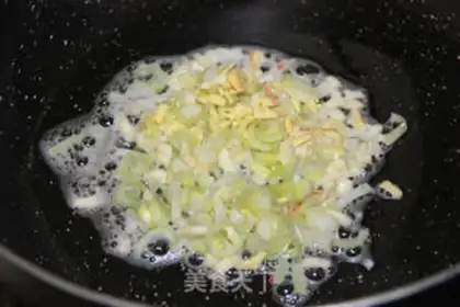 Make Maotai-flavored dried fish step 6