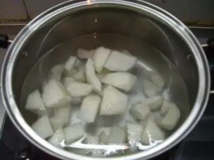Make Horseshoe pear orange water step 2