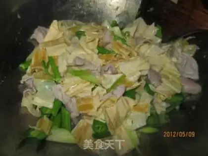 Make stir-fried pork with tofu bamboo step 5