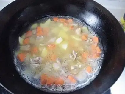 Make Curry potato chicken rice step 4