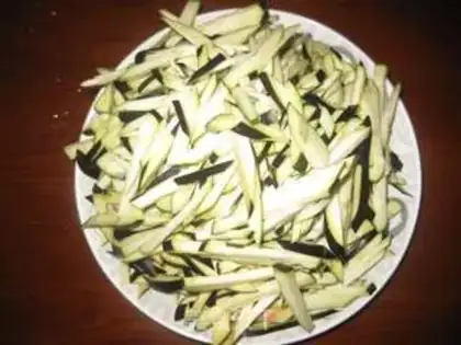 Make stir-fried shredded tomato step 0