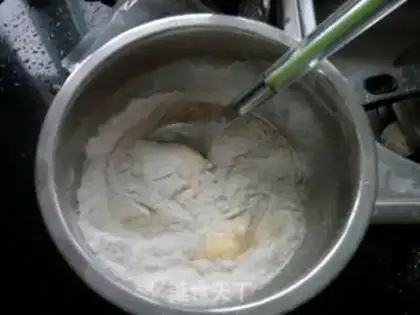 Make Shanzhai version of small steamed buns step 2