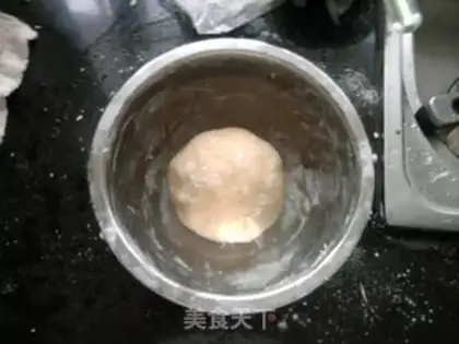 Make Shanzhai version of small steamed buns step 3