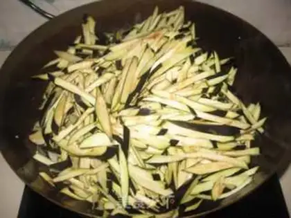 Make stir-fried shredded tomato step 4