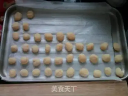 Make Shanzhai version of small steamed buns step 5