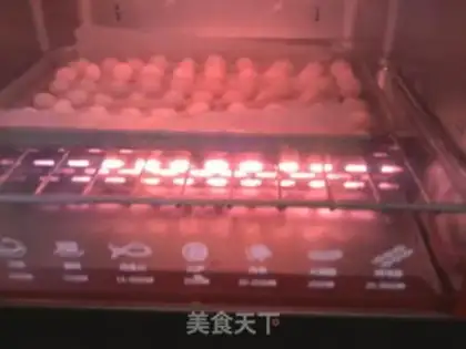 Make Shanzhai version of small steamed buns step 7