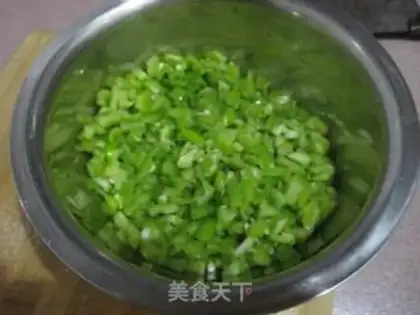 Make Scrambled eggs with pepper step 1