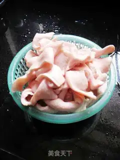 Make Tomato, soybean and pig skin soup step 3
