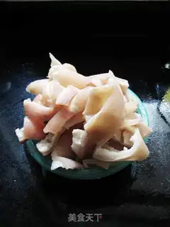 Make Tomato, soybean and pig skin soup step 5