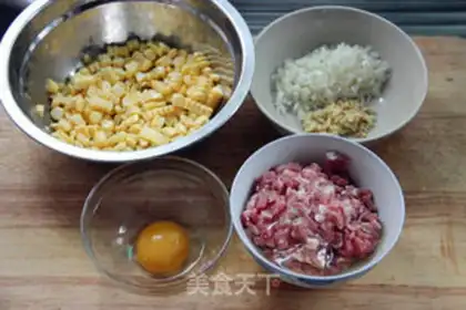 Make Pork, corn and mung bean cake step 1