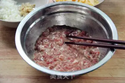 Make Pork, corn and mung bean cake step 5