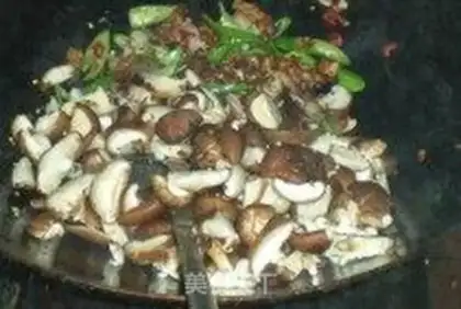 Make stir-fried pork with mushroom step 6
